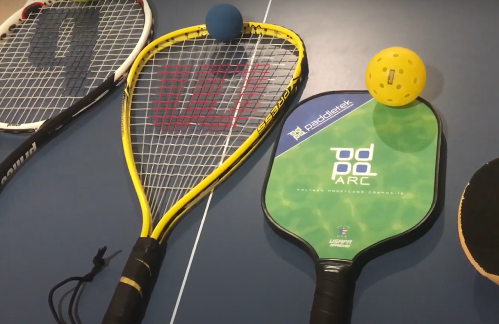 How many people can play pickleball at once?